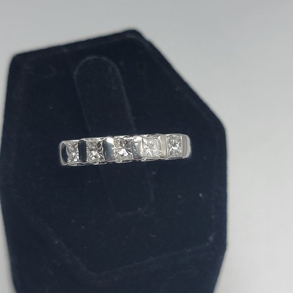Platinum .98ctw H VS2 Diamond Ring - Picture 4 of 8
